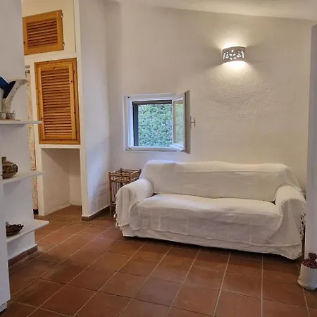 Porto Pollo, Villino Smeraldo *